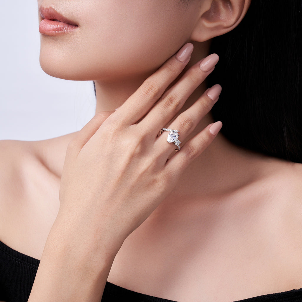 Engraved With Top-quality Moissanite, This Luxurious And Fashionable Minimalist Jewelry Set Features Exquisite Silver Accessories For Ladies. Made Of S925 Silver With Electroplated Platinum.